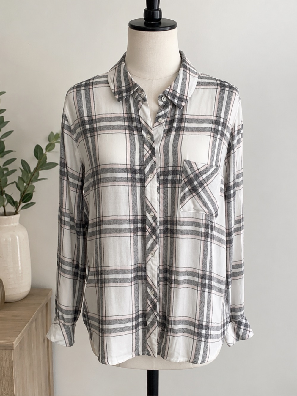 Rails Hunter Plaid Button Down Shirt White Charcoal Blush 100% Rayon Small
